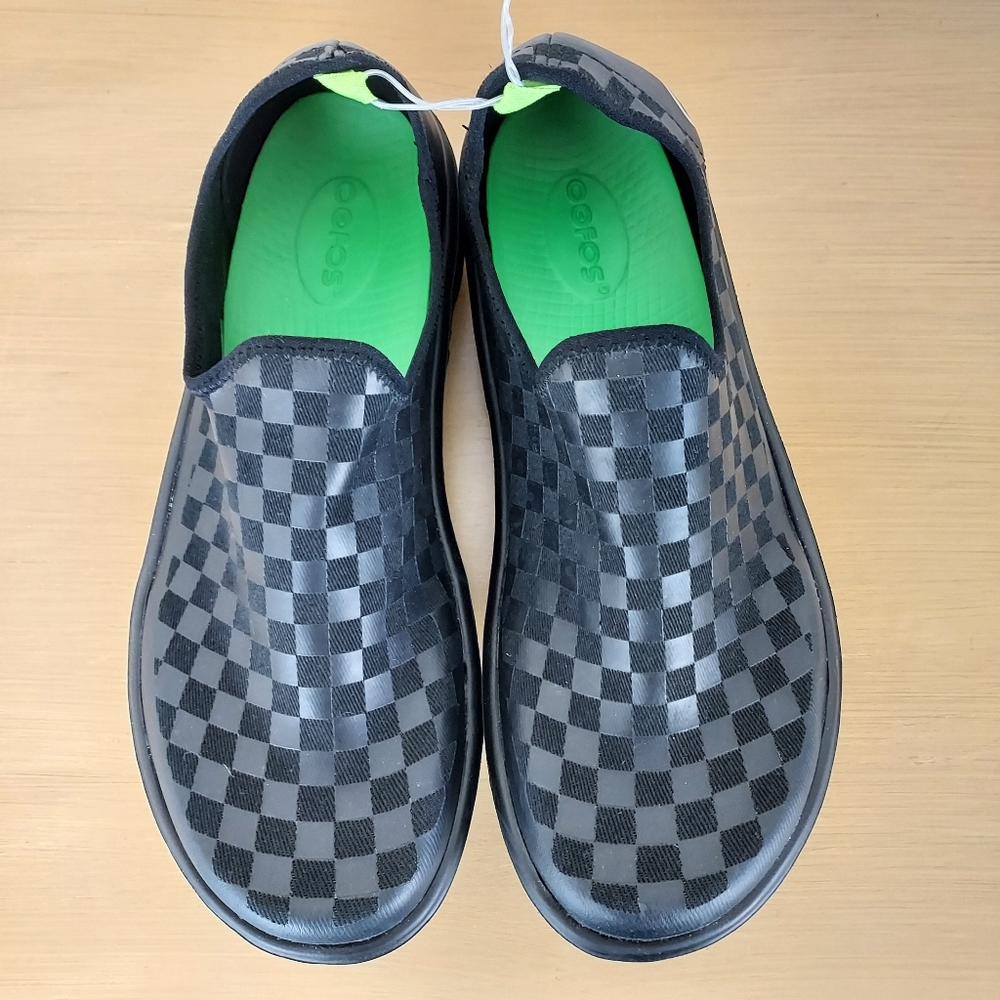 OOFOS OOmg eeZee Low Recovery Slip-on Flat Sport Size 9 Black Checker NWOB Shoes
